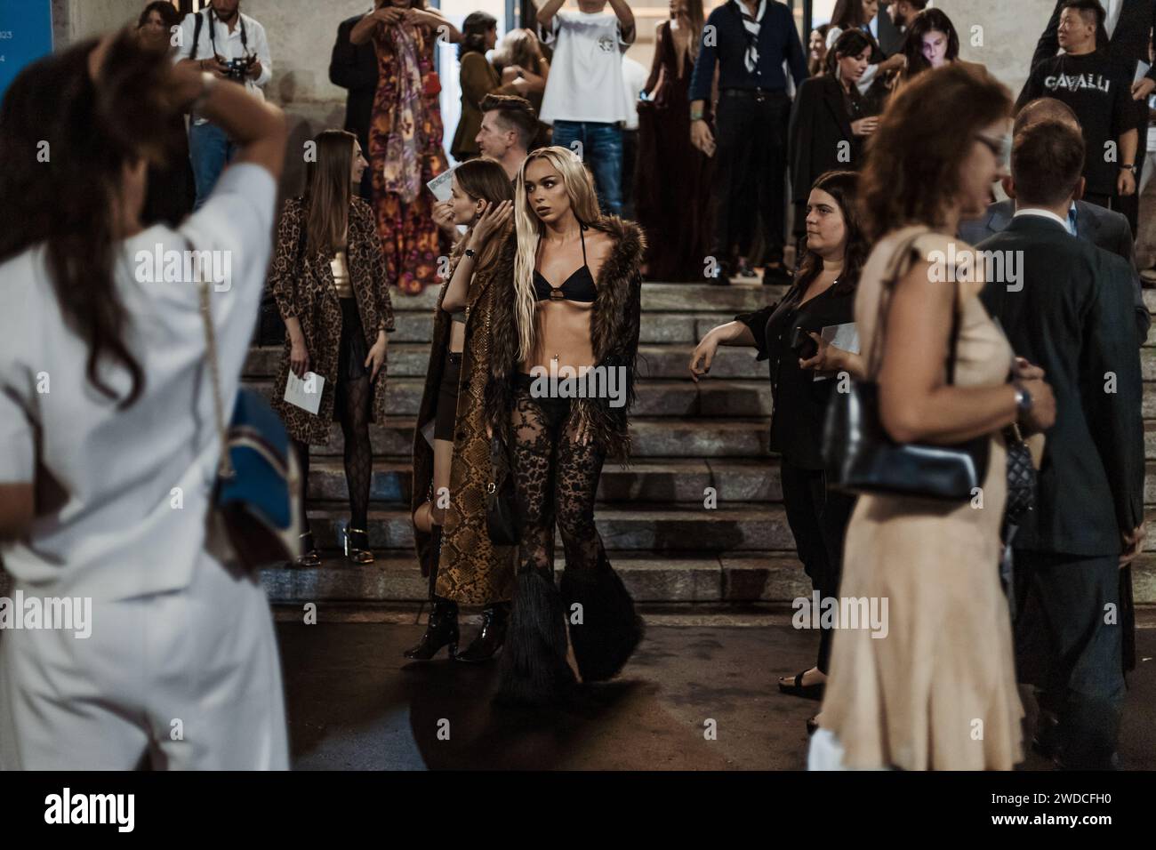 Bad Gyal vor Roberto Cavalli Show während der Mailand Fashion Week Damenbekleidung Frühjahr/Sommer 2024. Stockfoto