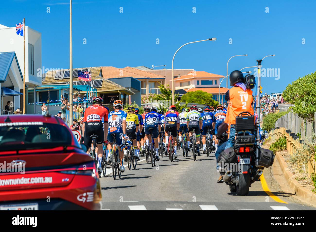 Adelaide, Südaustralien - 20. Januar 2024: Santos Tour Down Under Race THINK! Road Safety Herren Stage 5 Christies Beach – Willunga Hill beginnt mit Stockfoto