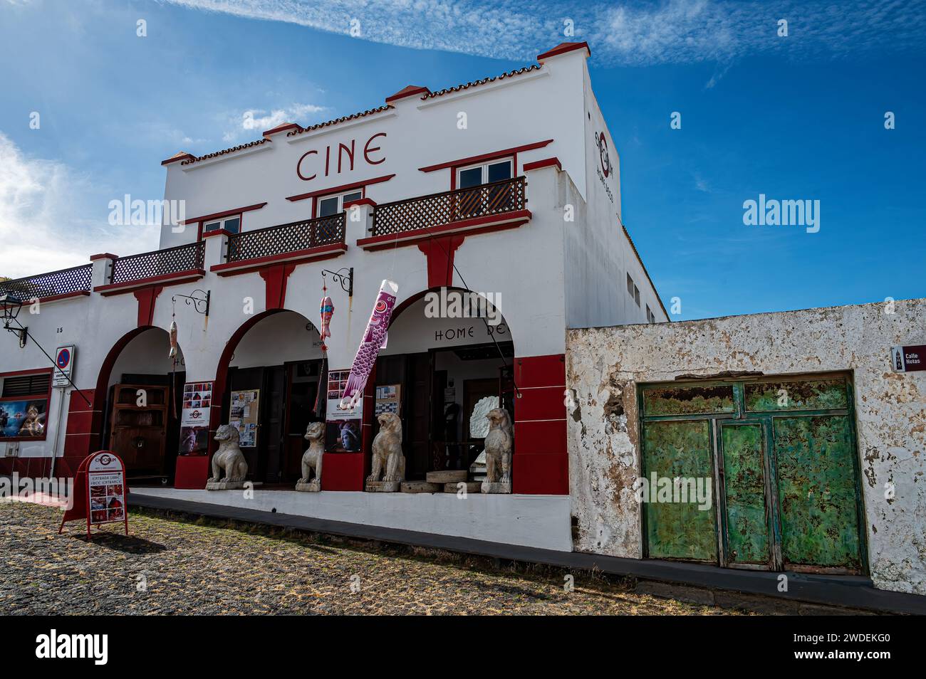 Emporium-Geschäft im umgebauten ehemaligen Kino in Teguise, Lanzarote, Kanarischen Inseln. Stockfoto