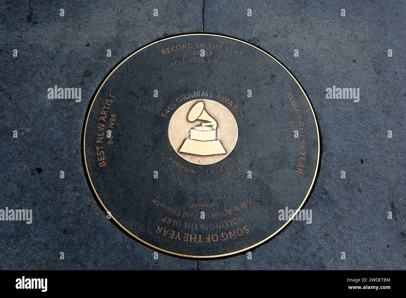 Los Angeles, Kalifornien: The Grammy Walk of Fame 54th Grammy Awards 2012: ADELE and BON IVER Stockfoto