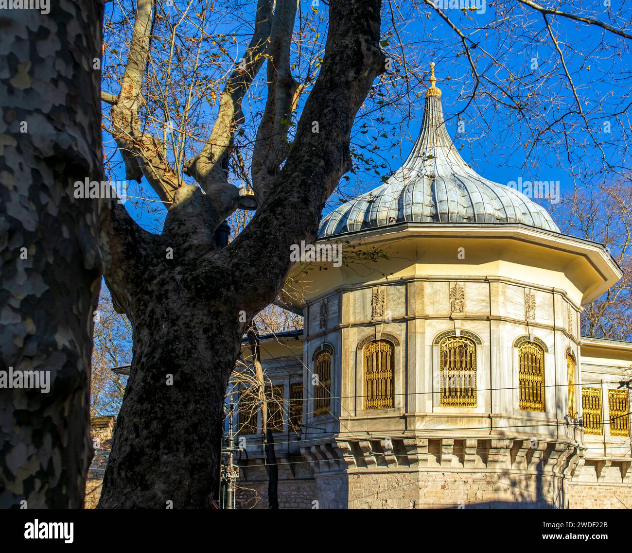 Der Prozession Kiosk aus dem 16. Jahrhundert, historisches Gebäude, Gulhane Park Istanbul. Stockfoto