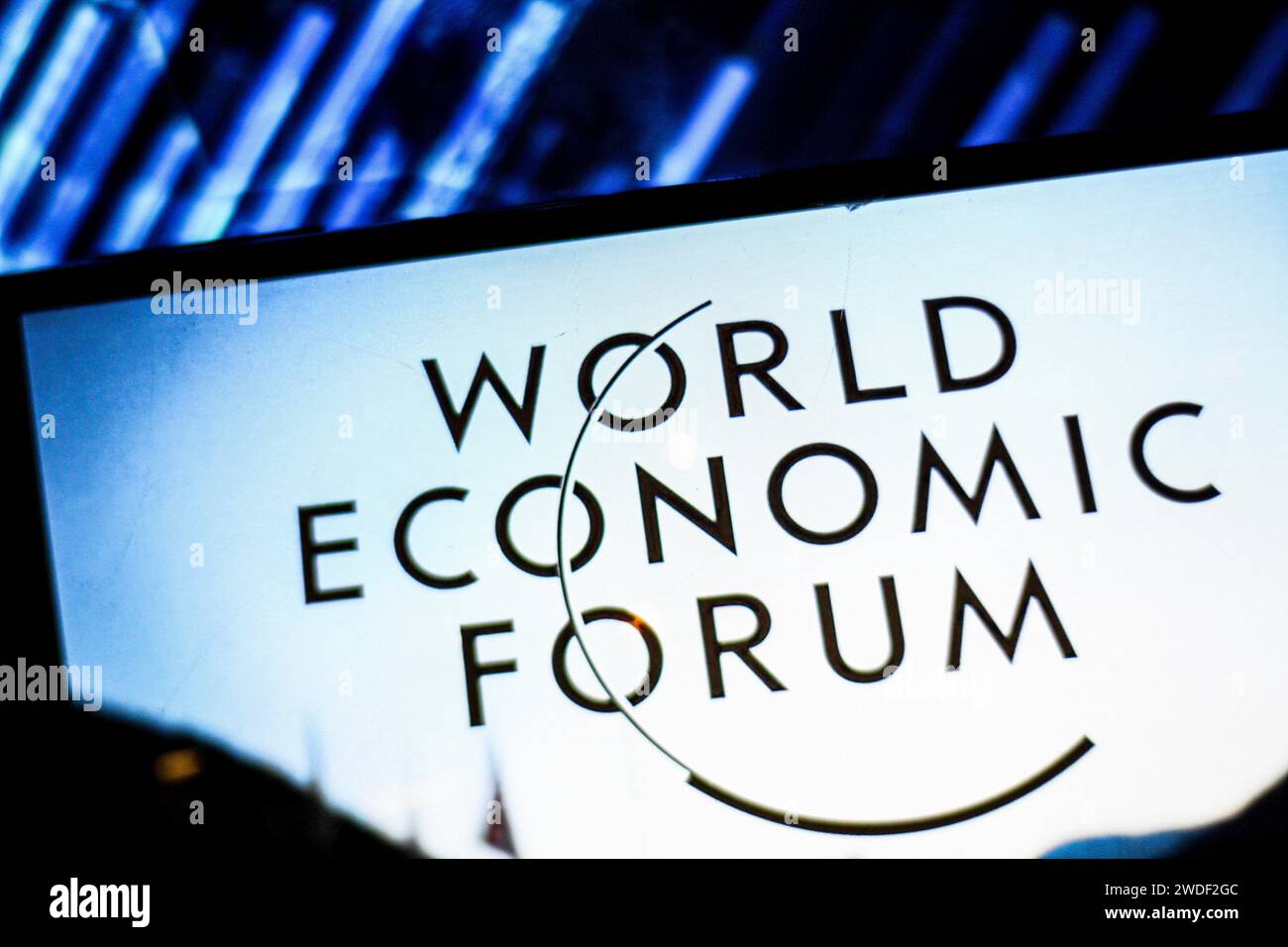 18. Januar 2024: Tunis, Tunesien. 18. Januar 2024. Das Logo des Weltwirtschaftsforums (WEF) wird auf einem Smartphone angezeigt. Die WEF ist eine unabhängige internationale Organisation, die sich der Verbesserung der Lage der Welt verschrieben hat. Die 54. Jahrestagung des Weltwirtschaftsforums findet vom 15. Bis 19. Januar 2024 in Davos-Klosters in der Schweiz unter dem Motto „Wiederaufbau des Vertrauens“ statt, um die weltweit drängendsten globalen Herausforderungen anzugehen (Credit Image: © Hasan mrad/IMAGESLIVE via ZUMA Press Wire). Nicht für kommerzielle ZWECKE! Stockfoto 18. Januar 2024: Tunis, Tunesien. 18. Januar 2024. Das Logo des Weltwirtschaftsforums (WEF) wird auf einem Smartphone angezeigt. Die WEF ist eine unabhängige internationale Organisation, die sich der Verbesserung der Lage der Welt verschrieben hat. Die 54. Jahrestagung des Weltwirtschaftsforums findet vom 15. Bis 19. Januar 2024 in Davos-Klosters in der Schweiz unter dem Motto „Wiederaufbau des Vertrauens“ statt, um die weltweit drängendsten globalen Herausforderungen anzugehen (Credit Image: © Hasan mrad/IMAGESLIVE via ZUMA Press Wire). Nicht für kommerzielle ZWECKE! Stockfoto