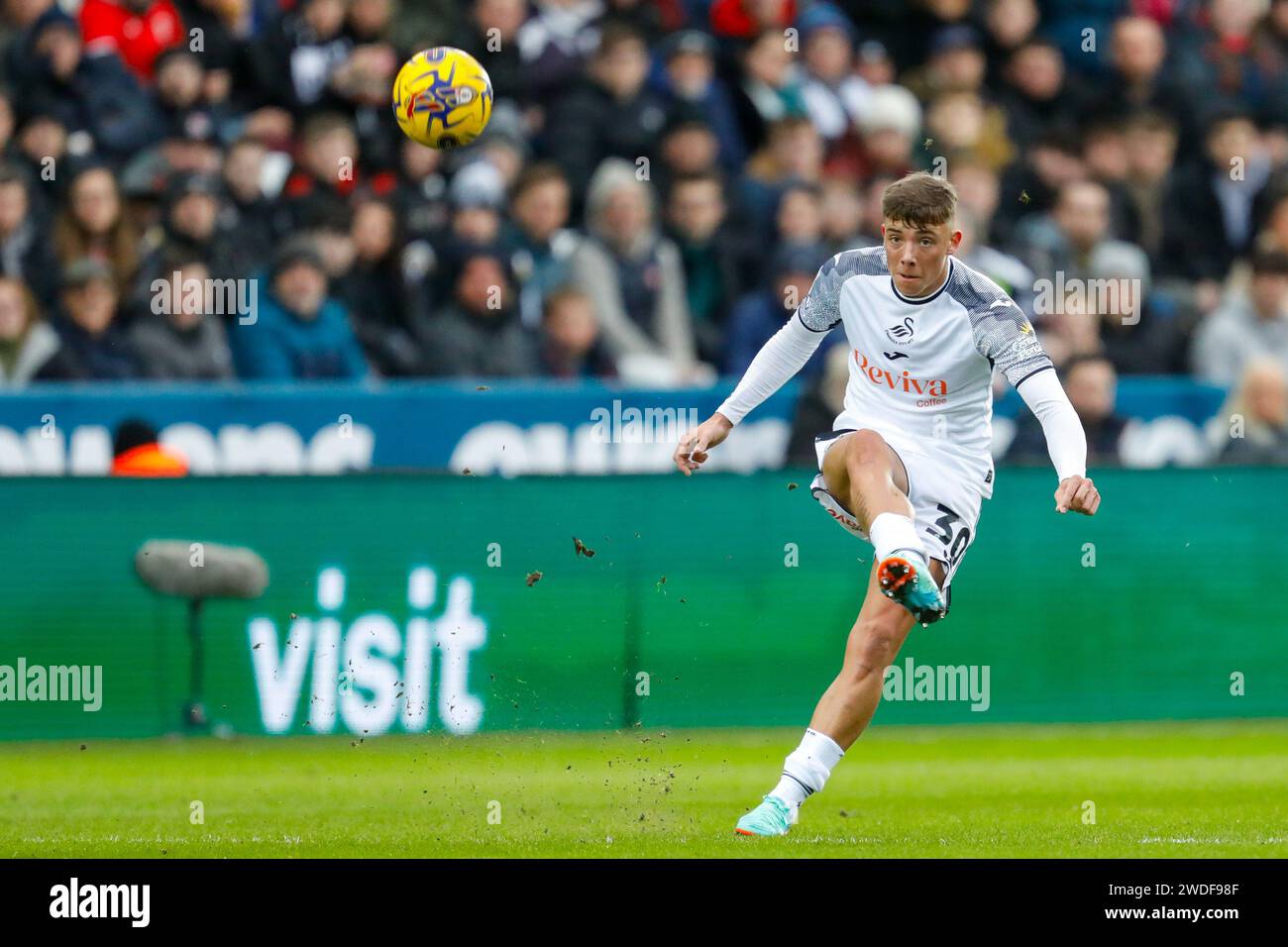 Swansea, Großbritannien. Januar 2024. Harrison Ashby von Swansea City EFL Skybet Championship Match, Swansea City gegen Southampton im Stadion Swansea.com in Swansea, Wales am Samstag, den 20. Januar 2024. Dieses Bild darf nur für redaktionelle Zwecke verwendet werden. Nur redaktionelle Verwendung, Bild nach Credit: Andrew Orchard Sportfotografie/Alamy Live News Stockfoto