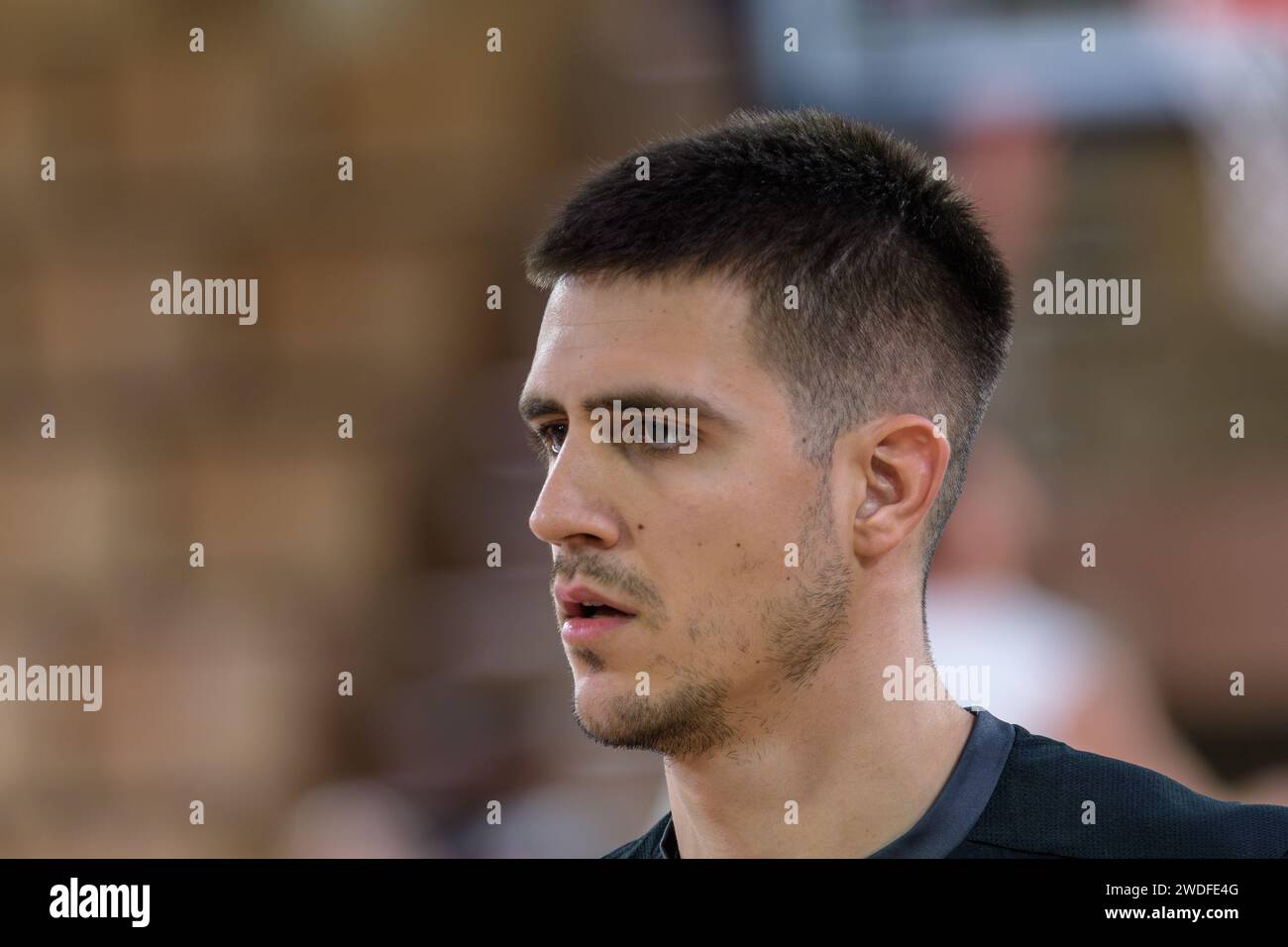 Baskonia-Spieler #9 Vanja Marinkovic trainiert vor dem Spiel der AS Monaco gegen die spanische Baskonia Vitoria-Gasteiz in der Salle Gaston-Medecin in Monaco. Endpartitur; AS Monaco 93: 83 Baskonia Vitoria-Gasteiz. Stockfoto