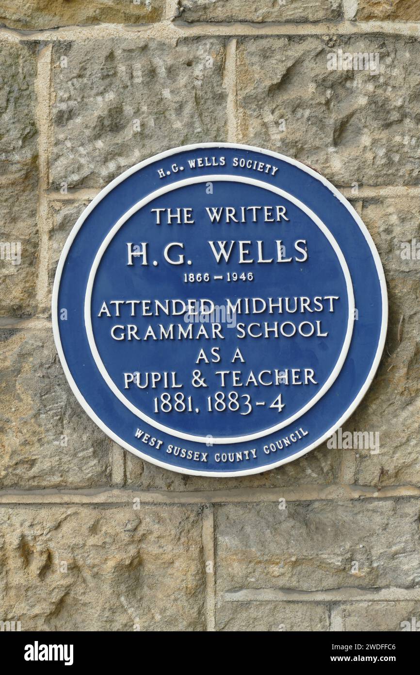 HG Wells blaue Plakette auf seiner ehemaligen Midhurst Gymnasialschule, Midhurst, Sussex Stockfoto