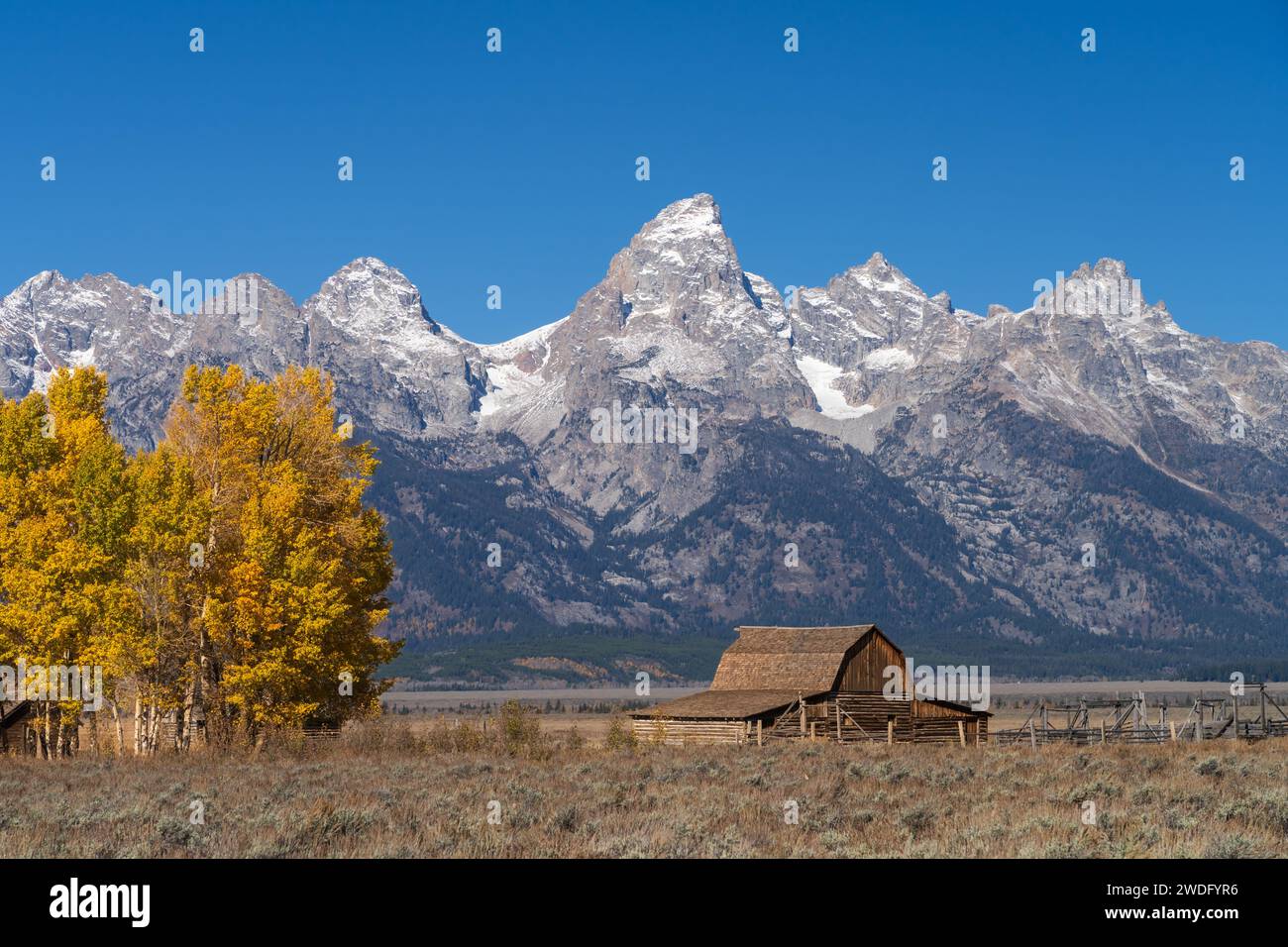 Eine alte Scheune in der Mormon Row in den Grand Tetons, Wyoming, USA. Stockfoto