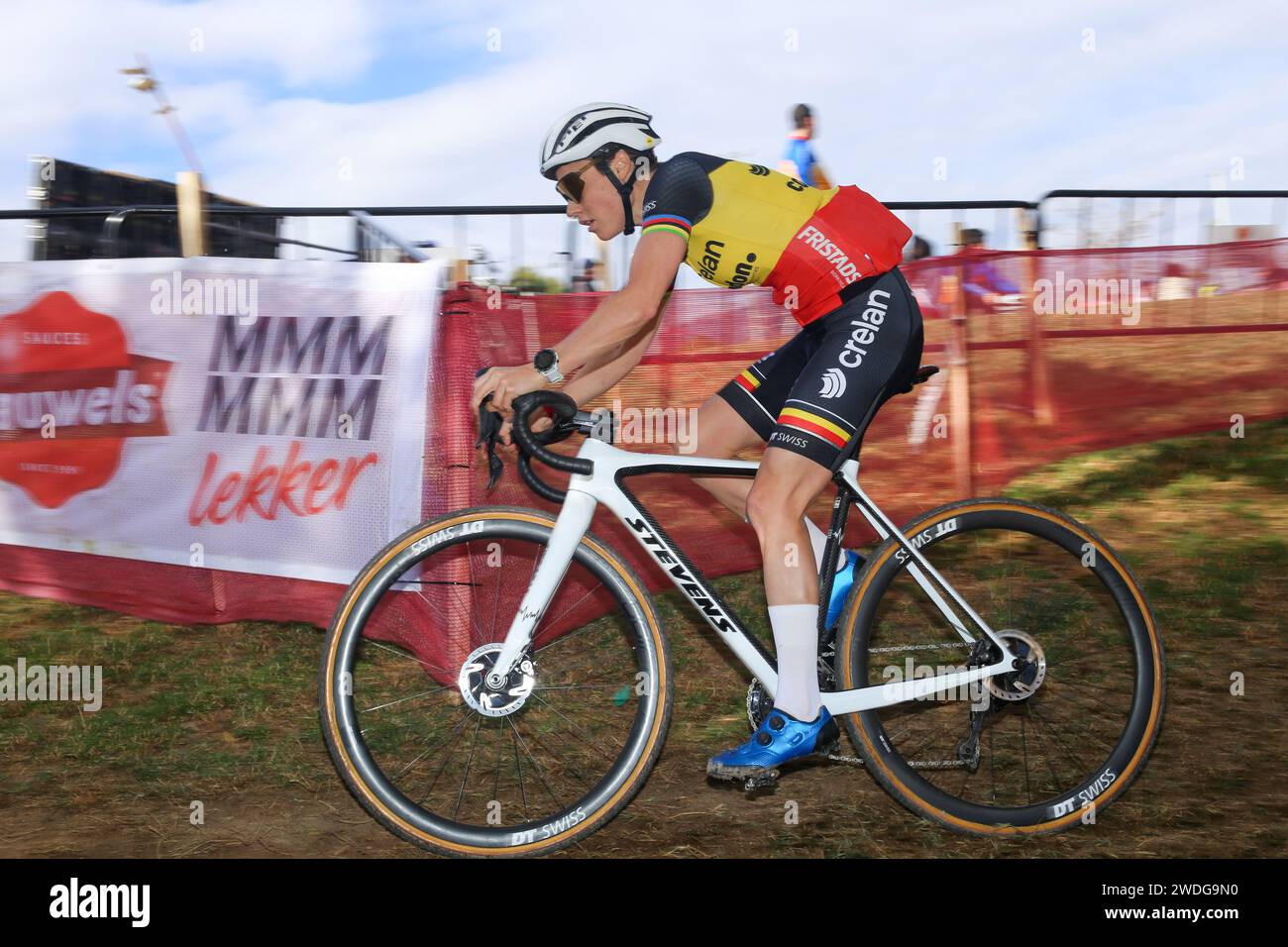 Benidorm, Valencianische Gemeinde, Spanien. Januar 2024. Benidorm, Spanien, 20. Januar 2024: Crelan - Coredon Radfahrer, Sanne Cant Cant während des offiziellen Trainings der UCI Cyclo-Cross-Weltmeisterschaft 2024 - Benidorm, am 20. Januar 2024 im Parque Foiotes in Benidorm, Spanien. (Kreditbild: © Alberto Brevers/Pacific Press via ZUMA Press Wire) NUR REDAKTIONELLE VERWENDUNG! Nicht für kommerzielle ZWECKE! Stockfoto