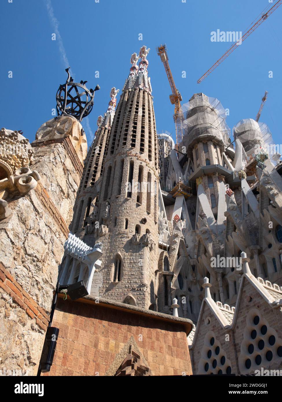 La Sagrada Famillia, noch im Bau, in Barcelona, Spanien. Entworfen von Gaudi. Stockfoto