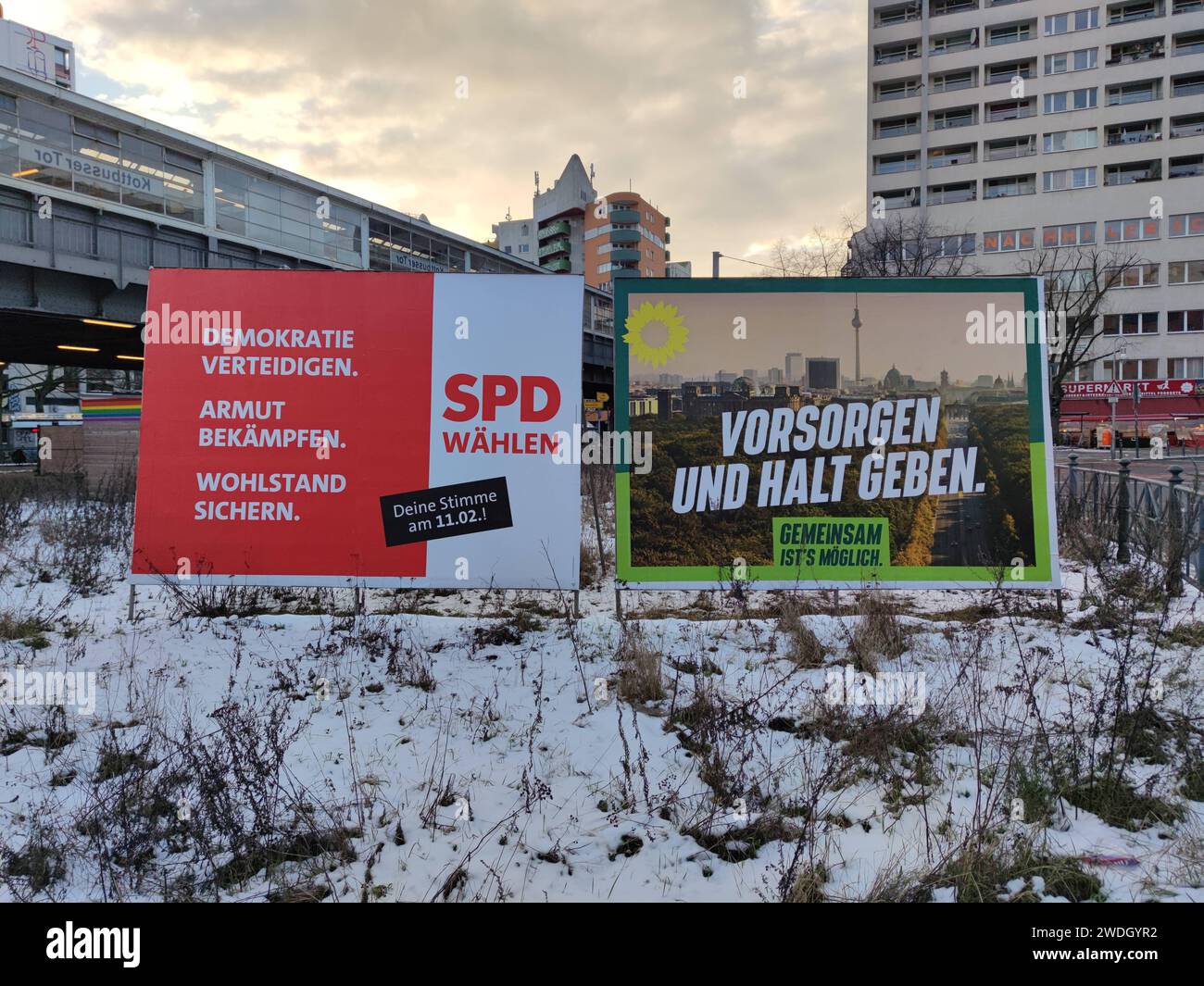 Berlin Deutschland 20 01 2024 Kottbusser Tor Kreuzberg Wahlplakate Berlin deutschland 20 01 2024 kottbusser tor kreuzberg wahlplakate