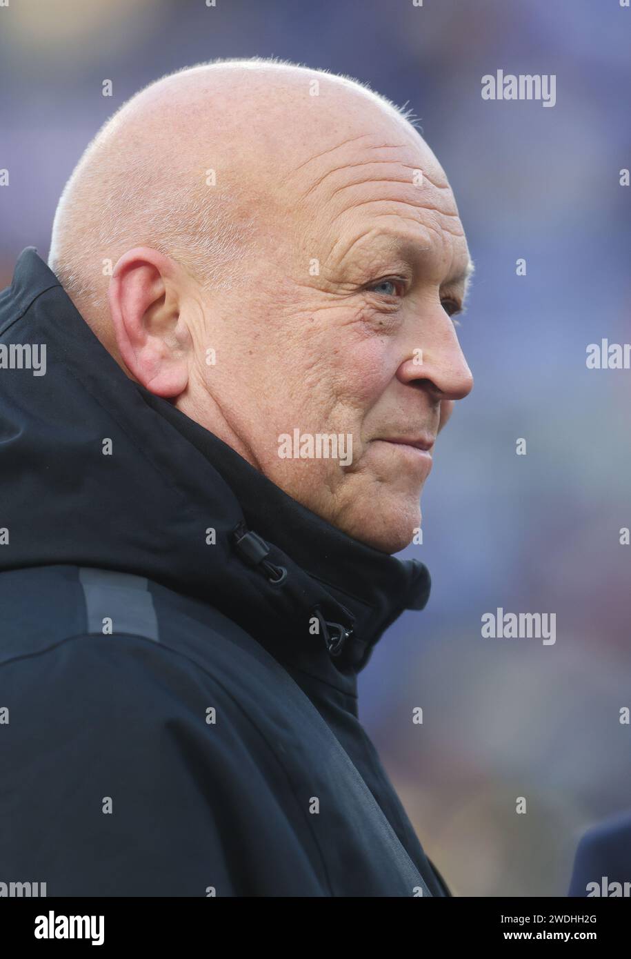 20. Januar 2024: Baltimore Orioles-Legende Cal Ripken Jr. wird im Playoff-Spiel der Houston Texans und Baltimore Ravens im M&T Bank Stadium in Baltimore, MD, gezeigt. Foto/Mike Buscher/Cal Sport Media (Bild: © Mike Buscher/Cal Sport Media/Cal Sport Media) Stockfoto