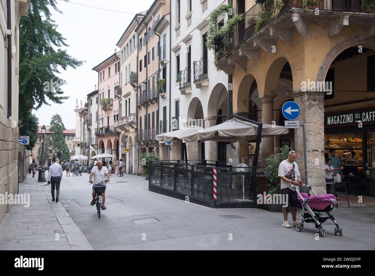 Corso Andrea Palladio im historischen Zentrum von Vicenza, Provinz Vicenza, Veneto, Italien© Wojciech Strozyk / Alamy Stock Photo *** Lokale Bildunterschrift *** Stockfoto