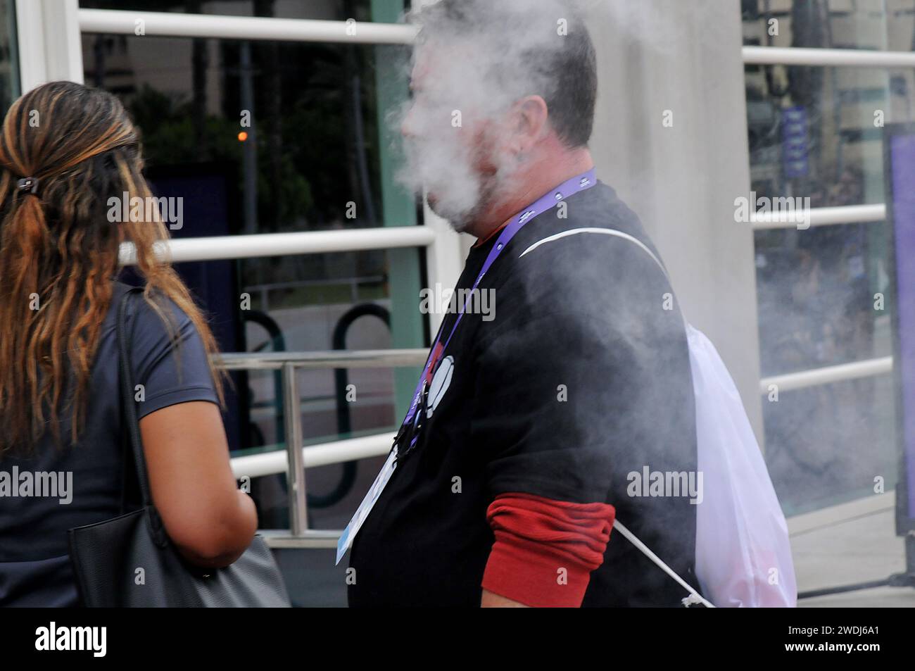 San Diego/california/ 27. September 2019 ,einige Vaping auf Twichcon Veranstaltung vor San Diego Convention cneter in San Diego heute Wochenende Veranstaltung in San Diego. (Foto..Francis Dean / Deanpictures). Stockfoto