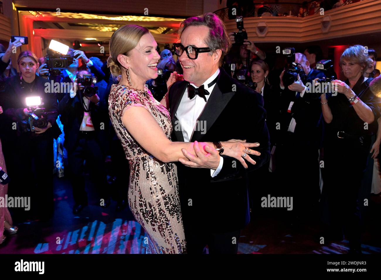 Anna Loos mit Ehemann Jan Josef Liefers beim 48. Deutsche Filmball 2024 im Hotel Bayerischer Hof. München, 20.01.2024 *** Anna Loos mit Ehemann Jan Josef Liefers beim Deutschen Filmball 48 2024 im Hotel Bayerischer Hof München, 20 01 2024 Foto:XF.xKernx/xFuturexImagex filmball 4543 Stockfoto