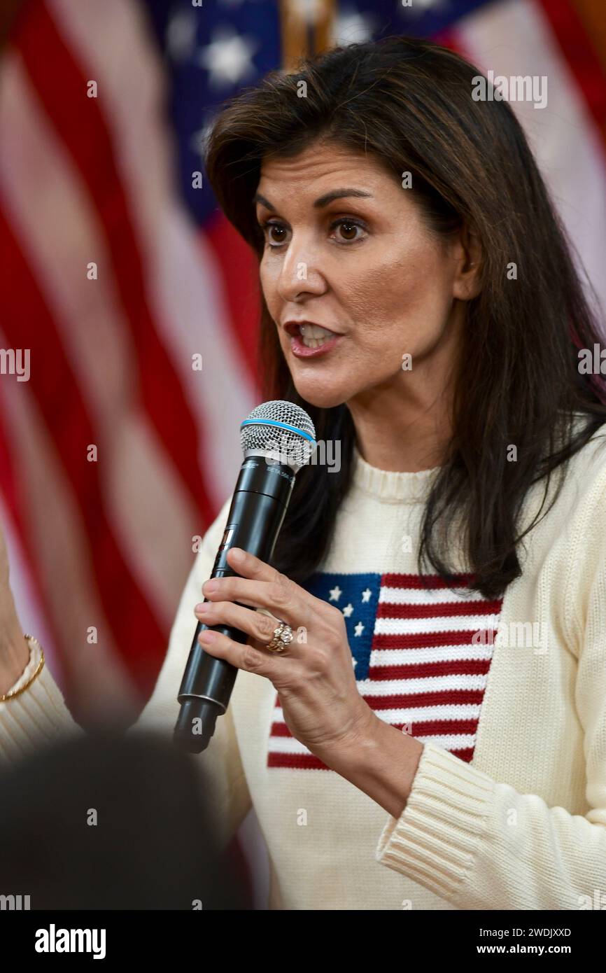 Der ehemalige UN-Botschafter Nikki Haley spricht auf einer Kundgebung in Peterborough, N.H., USA, am 20. Januar 2024. während der Präsidentschaftswahl in New Hampshire. Stockfoto