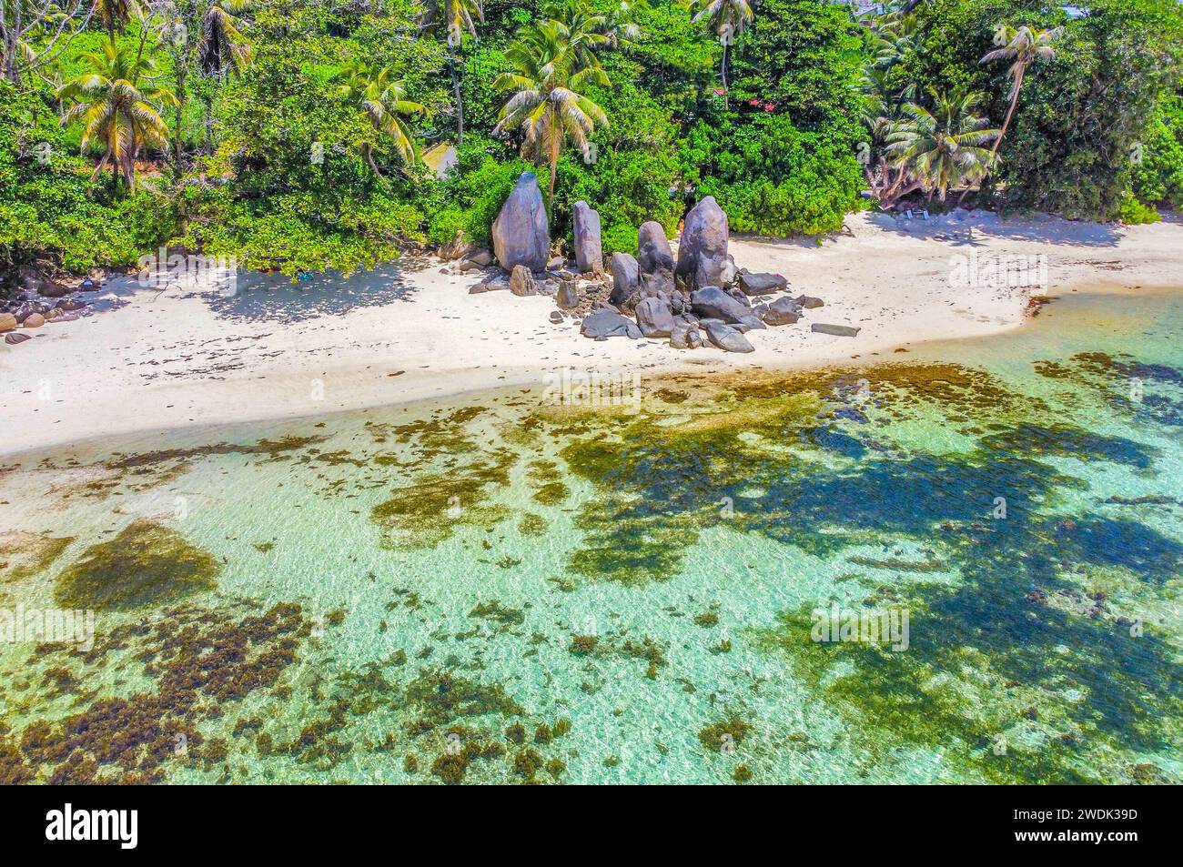 Luftaufnahme des Anse Royale Strandes auf Mahe Island, Seychellen Stockfoto