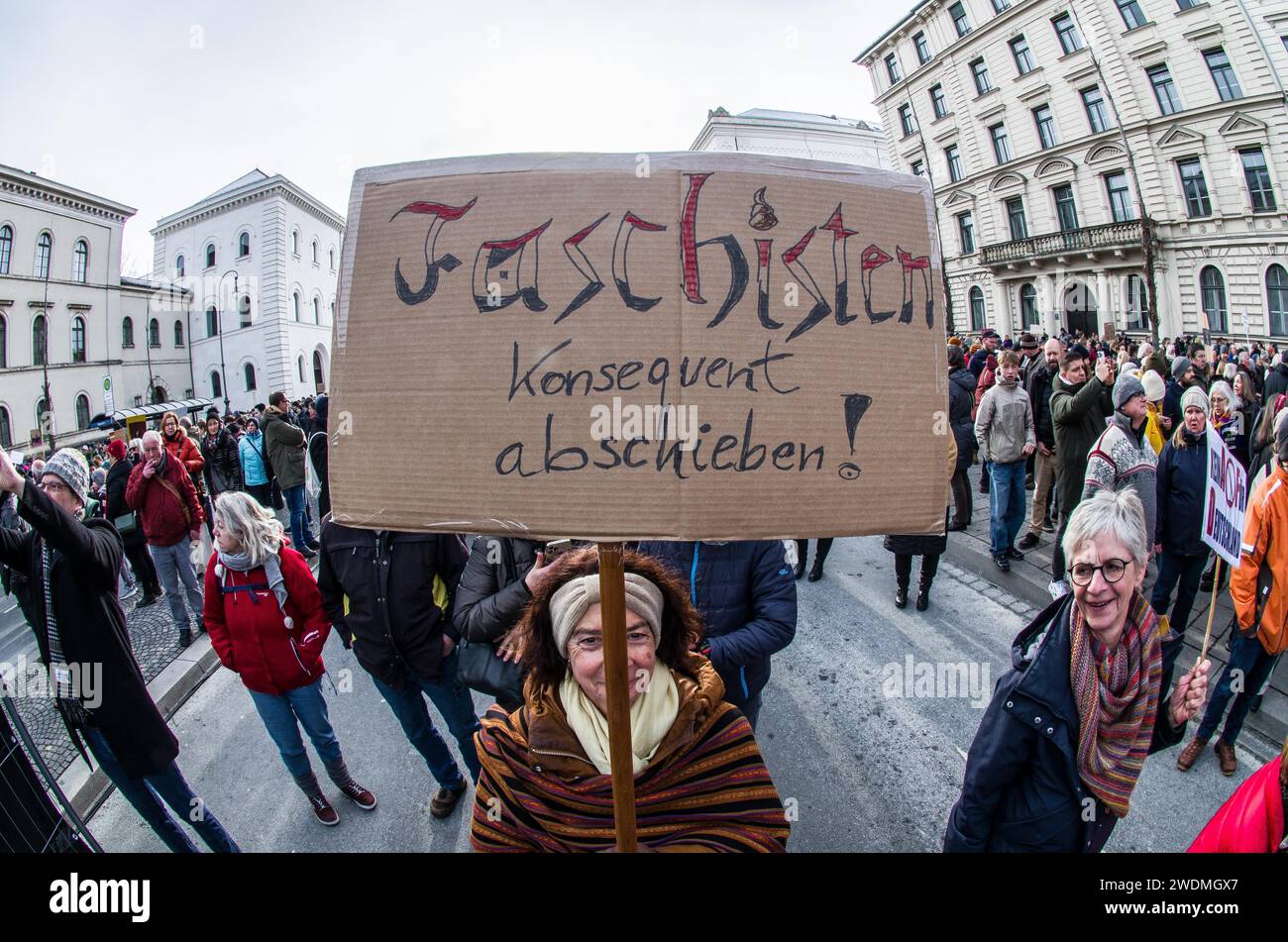  München, Deutschland. Januar 2024. Zusammen mit über 100.000 Menschen 
