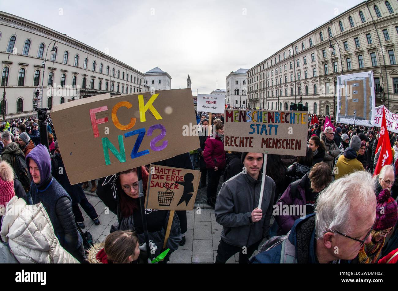  München, Deutschland. Januar 2024. Zusammen mit über 100.000 Menschen Motiv 