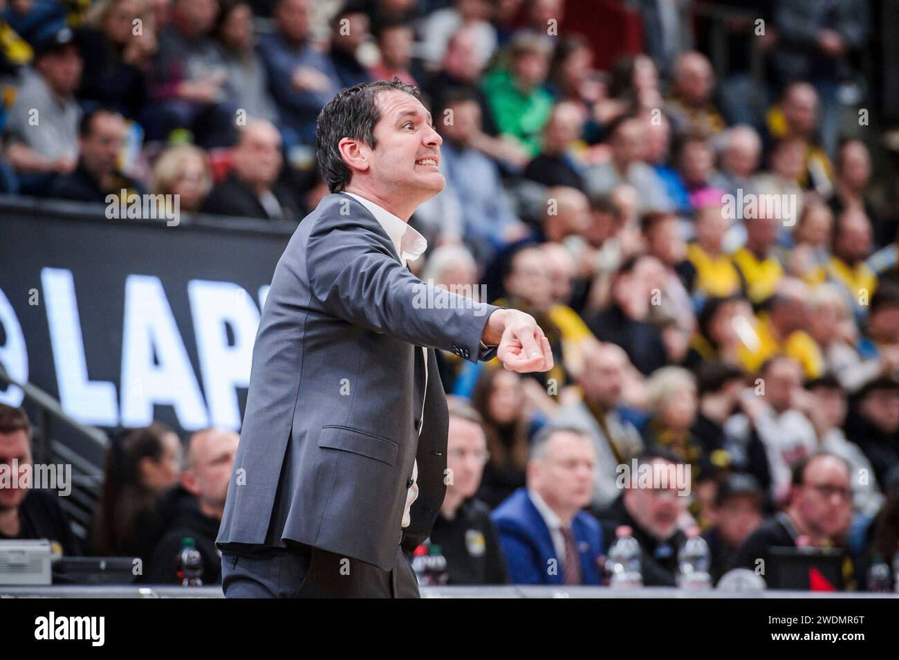 Ludwigsburg, Deutschland. Januar 2024. Ty Harrelson (Rasta Vechta, Head-Coach) MHP Riesen Ludwigsburg - Rasta Vechta, Sport, Basketball, 1. Basketball-Bundesliga, BBL, Saison 2023/24, 17. Spieltag, 21.01.2024, Ludwigsburg (MHPArena), DEU Foto: Eibner/Sandy Dinkelacker Credit: dpa/Alamy Live News Stockfoto