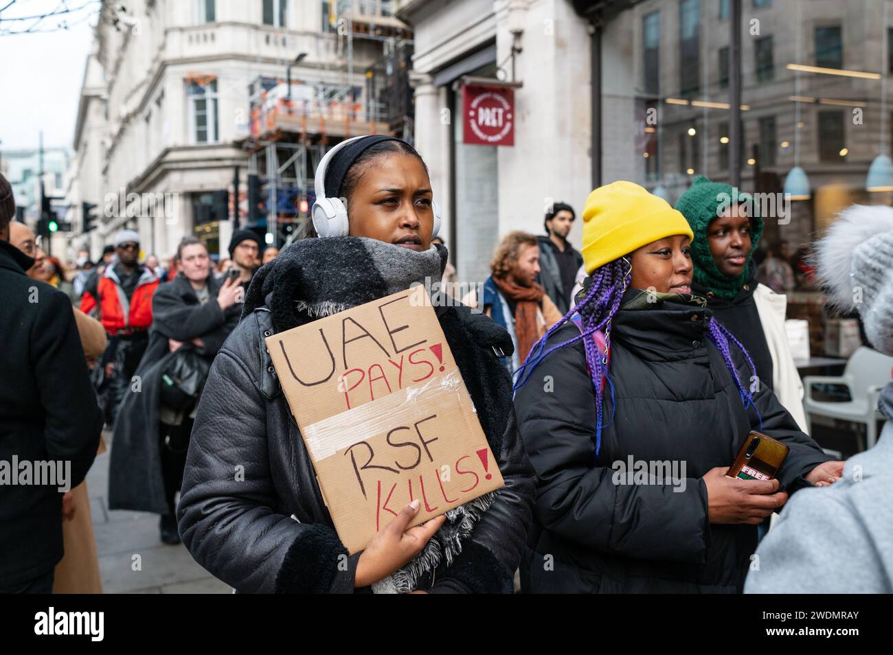 London, Großbritannien. 21. Januar 2024. Demonstranten marschieren zum Büro der UNO-Vereinigung des Vereinigten Königreichs, um zu einem Ende der eskalierenden Brutalität und Gewalt im Sudan zu rufen. Anrede: Andrea Domeniconi/Alamy Live News Stockfoto