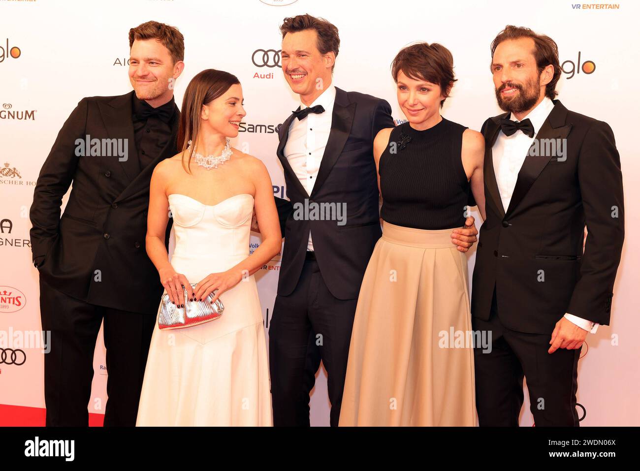 Deutscher Filmball 2024 Friedrich Mücke, Aylin Tezel, Florian David Fitz, Julia Koschitz und Quirin Berg beim deutschen Filmball 2024 am 20.01.2024 im Hotel Bayerischer Hof in München. Bayern, Deutschland. *** Deutscher Filmball 2024 Friedrich Mücke, Aylin Tezel, Florian David Fitz, Julia Koschitz und Quirin Berg beim Deutschen Filmball 2024 am 20 01 2024 im Hotel Bayerischer Hof in München Bayern Stockfoto