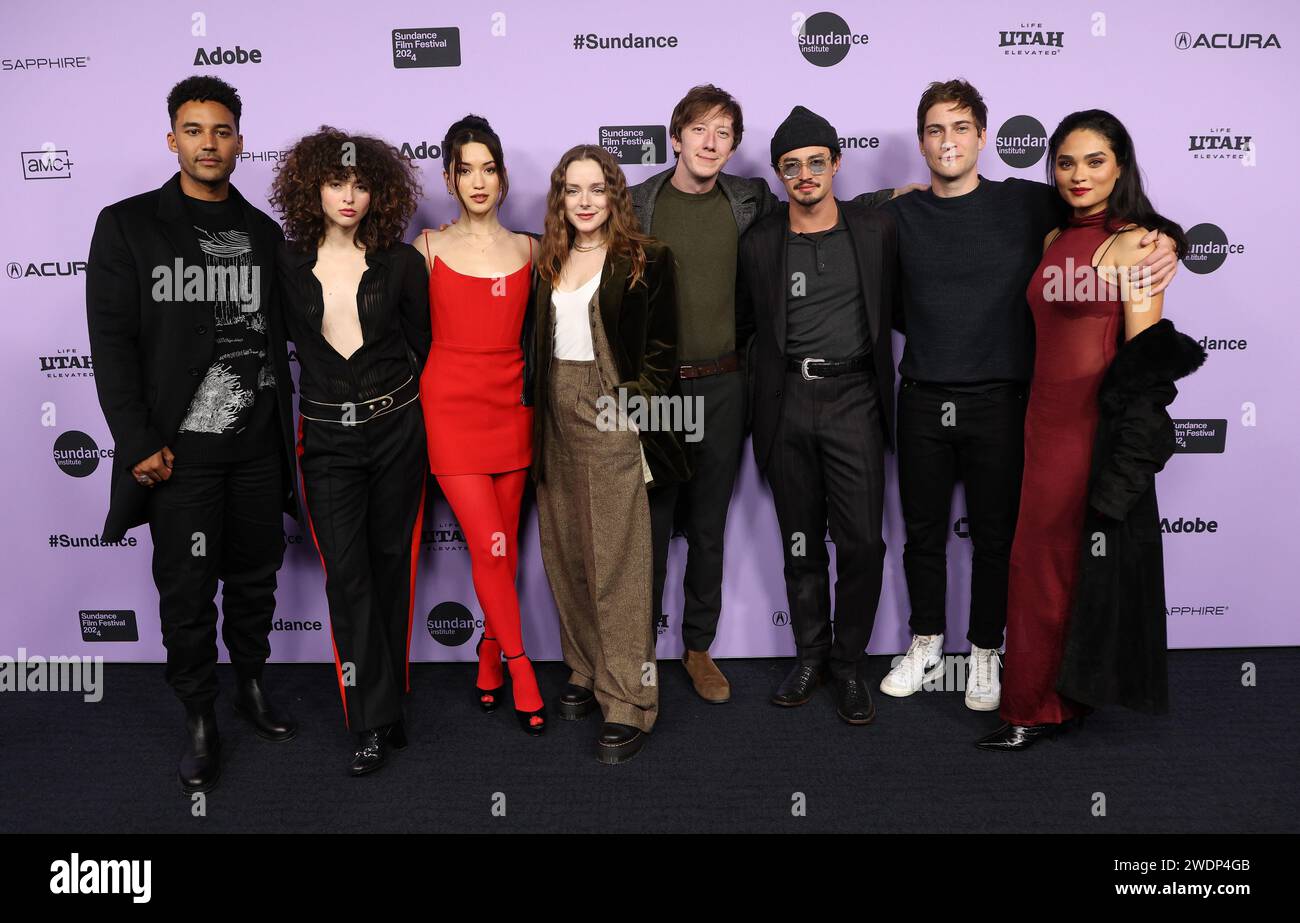 Park City, USA. Januar 2024. Devon Terrell, Nina Bloomgarden, Reina Hardesty, Madison Davenport, David Thompson, Gavin Leatherwood, James Morosini, Brittany O’Grady kommen zur Premiere von IT's What's Inside während des Sundance Film Festivals 2024, das am 19. Januar 2024 im Ray Theatre in Park City, Utah, stattfand. © JPA/AFF-USA.com Credit: AFF/Alamy Live News Stockfoto