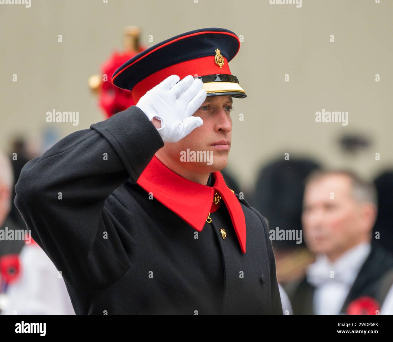 Der Prinz von Wales nimmt an der Gedenkfeier am Sonntag im Cenotaph in Whitehall Teil. November 2023 Stockfoto
