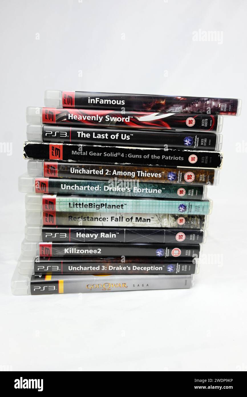 PS3-Videospiele stapelbar vertikal – Wales, Großbritannien – 21. Januar 2024 Stockfoto