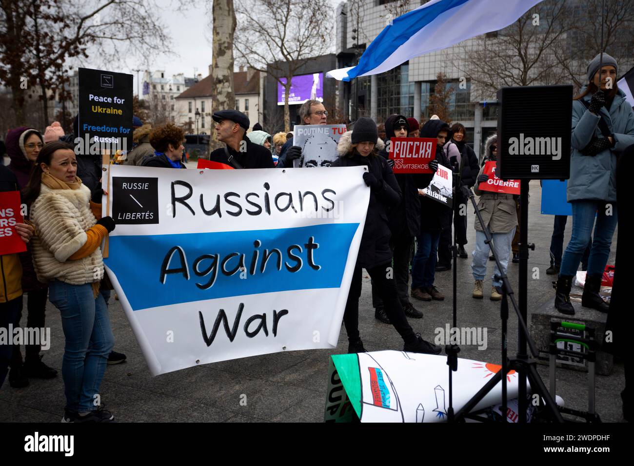 Paris, Paris, Frankreich. Januar 2024. Die internationale Kampagne „Russland ohne Putin“ widmet sich dem dreijährigen Jahrestag der Rückkehr des Oppositionspolitikers Alexej Nawalny zu (Credit Image: © Katya Shabut/ZUMA Press Wire) NUR REDAKTIONELLER VERWENDUNG! Nicht für kommerzielle ZWECKE! Stockfoto