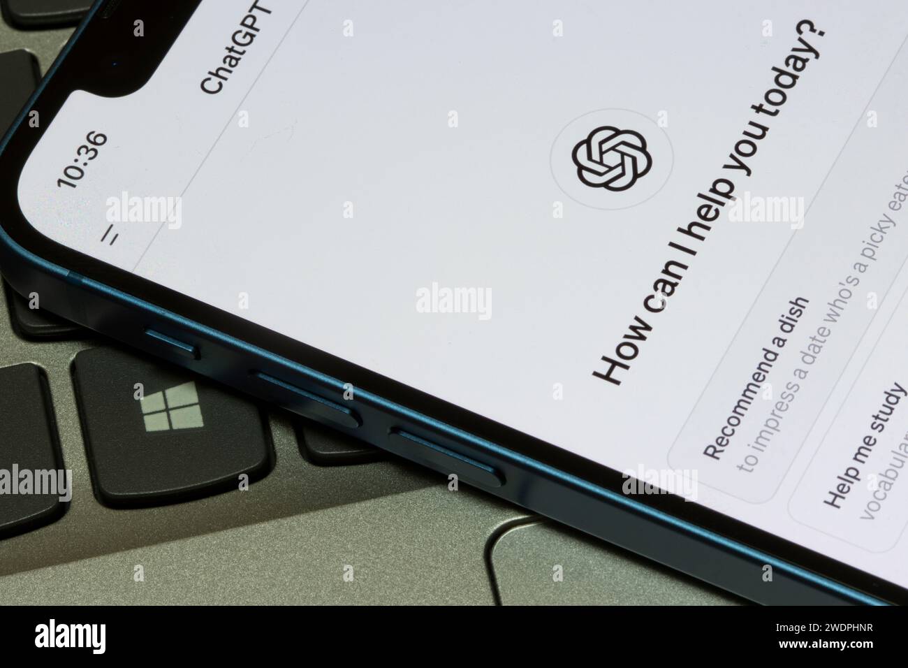 Die Benutzeroberfläche der ChatPGT-App wird auf einem iPhone angezeigt. ChatGPT ist ein KI-System, das von OpenAI entwickelt wurde, um Gespräche zu führen, Einblicke zu gewinnen und ... zu gewinnen Stockfoto