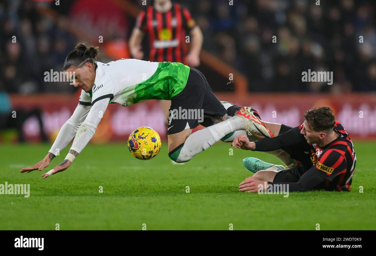London, Großbritannien. Januar 2024. 21. Januar 2024 - AFC Bournemouth gegen Liverpool - Premier League - Vitality Stadium. Liverpool Darwin Nunez spielt gegen Illia Zabarnyi. Bildnachweis: Mark Pain / Alamy Live News Stockfoto