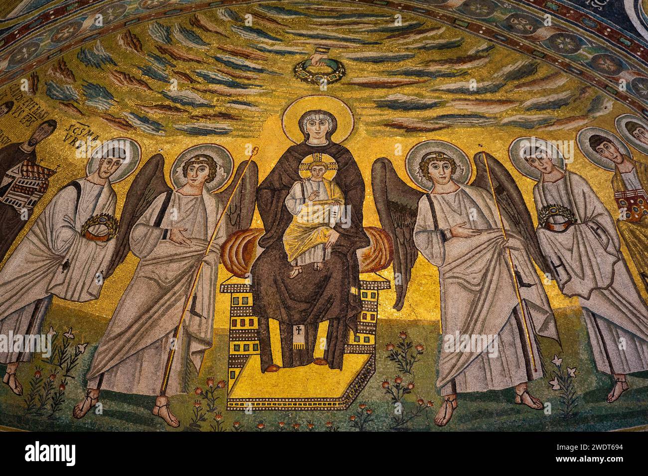 Mosaik, Maria hält Jesus im Zentrum) Euphrasische Basilika aus dem 6. Jahrhundert, UNESCO-Weltkulturerbe, Porec, Kroatien, Europa Stockfoto