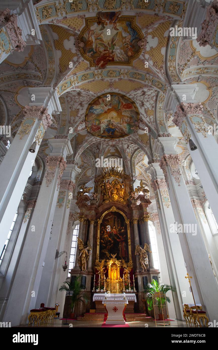 Innenraum, Tonnengewölbschiff, Heilig Geist Kirche, ursprünglich im 14. Jahrhundert gegründet, Altstadt, München, Bayern, Deutschland, Europa Stockfoto