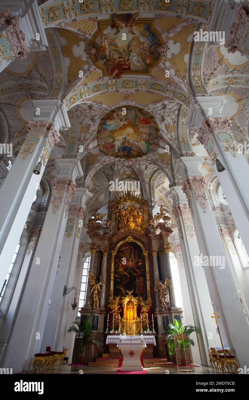 Innenraum, Tonnengewölbschiff, Heilig Geist Kirche, ursprünglich im 14. Jahrhundert gegründet, Altstadt, München, Bayern, Deutschland, Europa Stockfoto