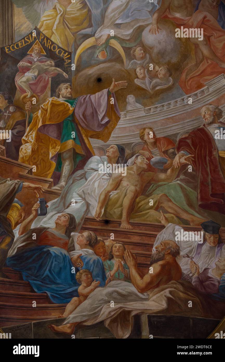 Inneneinrichtung, Deckenfresken von Cosmas Damian, Heilig Geist Kirche, ursprünglich im 14. Jahrhundert gegründet, Altstadt, München, Bayern, Deutschland, Europa Stockfoto
