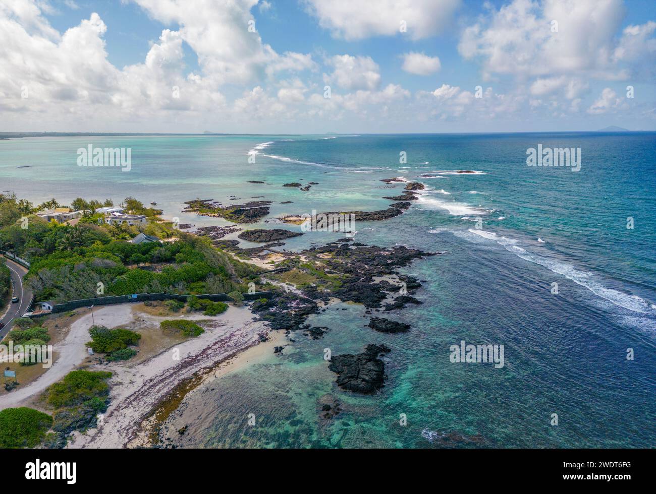 Luftaufnahme der Küste in der Nähe des öffentlichen Strands Poste La Fayette, Mauritius, Indischer Ozean, Afrika Stockfoto