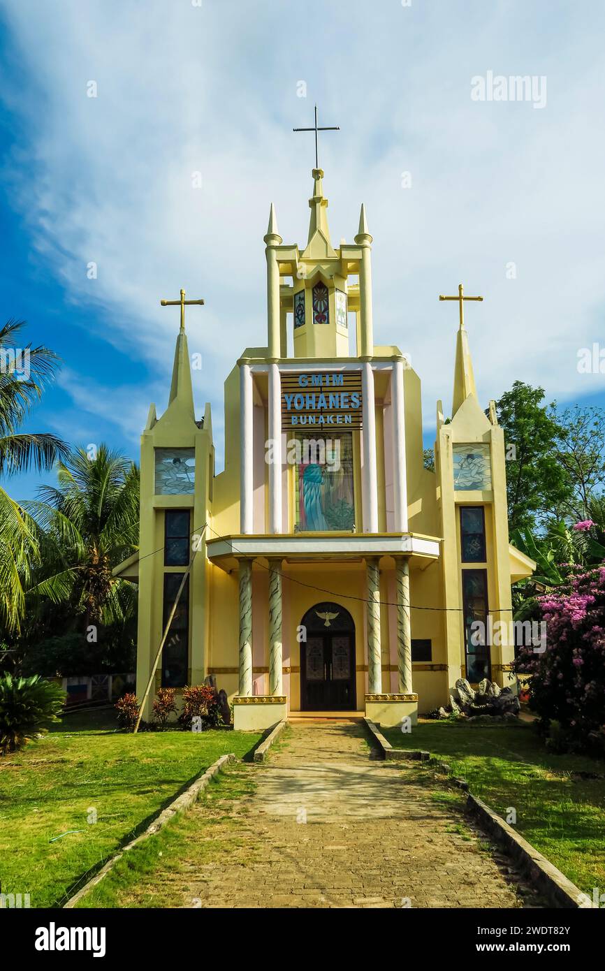 Yohanes Church auf dieser christlichen Korallen gesäumten Urlaubsinsel und Tauchziel, Bunaken Island, Sulawesi, Indonesien, Südostasien, Asien Stockfoto