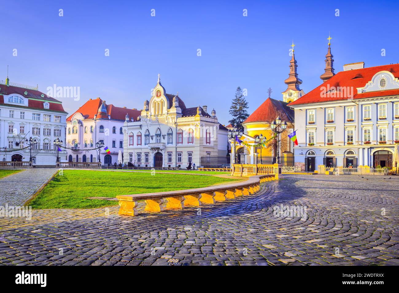 Timisoara, Rumänien. Der Union Square, die historische rumänische Region Banat, ist die wunderschöne barocke Innenstadt, die europäische Kulturhauptstadt im Jahr 2023. Stockfoto