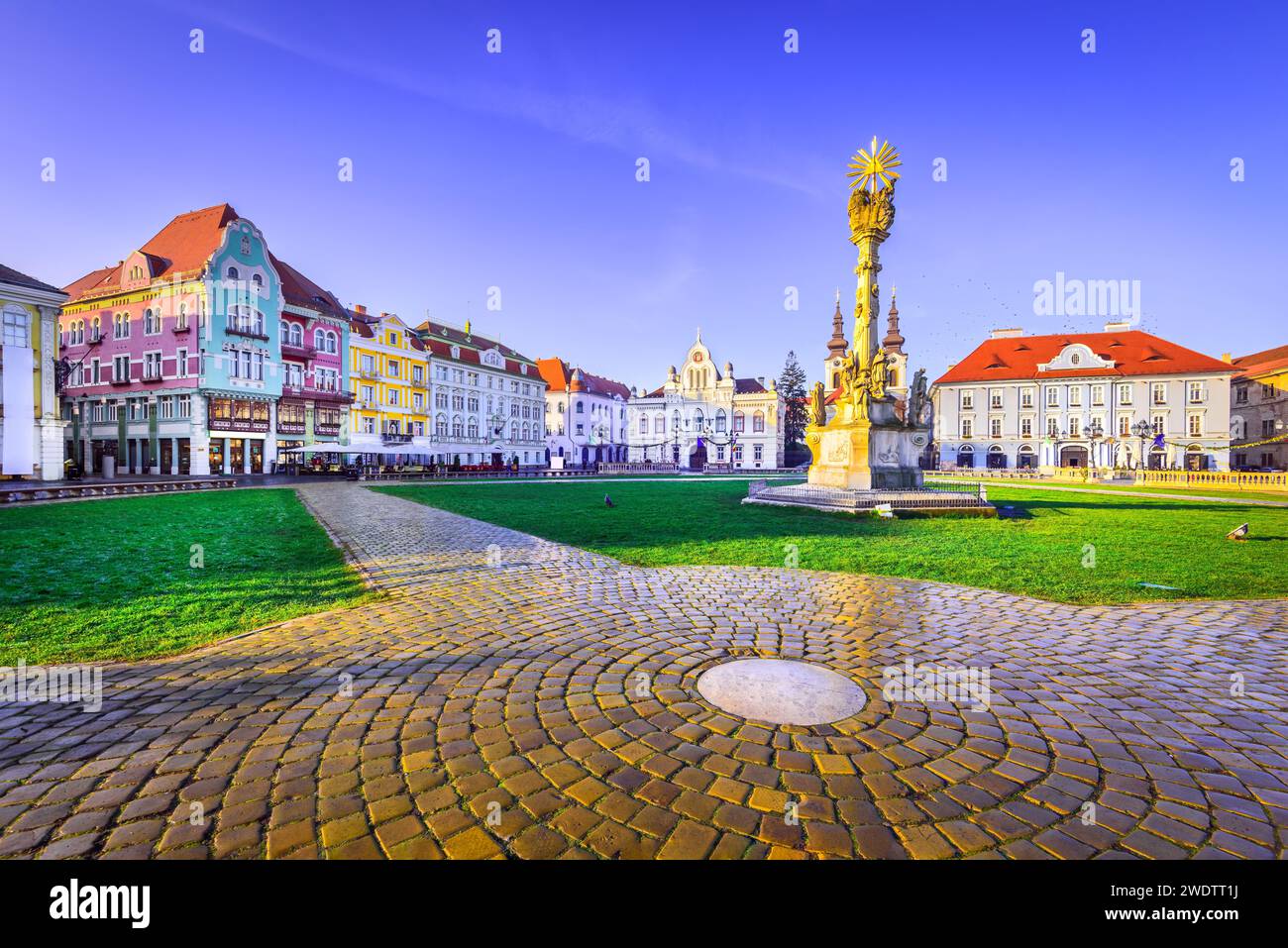 Timisoara, Rumänien. Der Union Square, die historische rumänische Region Banat, ist die wunderschöne barocke Innenstadt, die europäische Kulturhauptstadt im Jahr 2023. Stockfoto