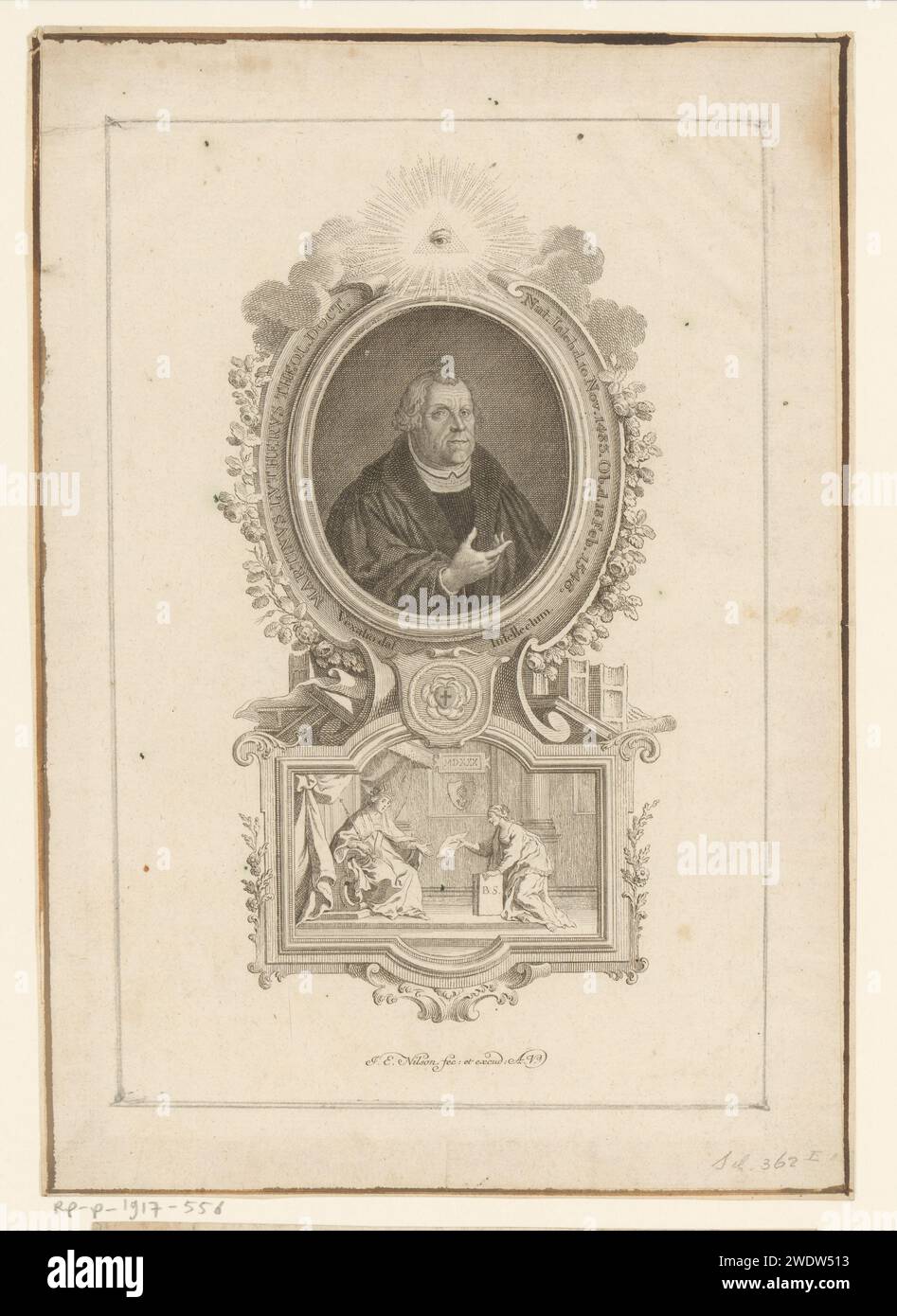 Porter van Martin Luther, Johann Esaias Nilson, 1731 - 1788 Print Augsburger Papierstich / Gravur historischer Personen. Theologe. Buch. Das alles sehende Auge, Dreieck mit Auge  Symbol Gottes des Vaters. „Confessio Augustana“, „Augsburger Konfession“ Stockfoto