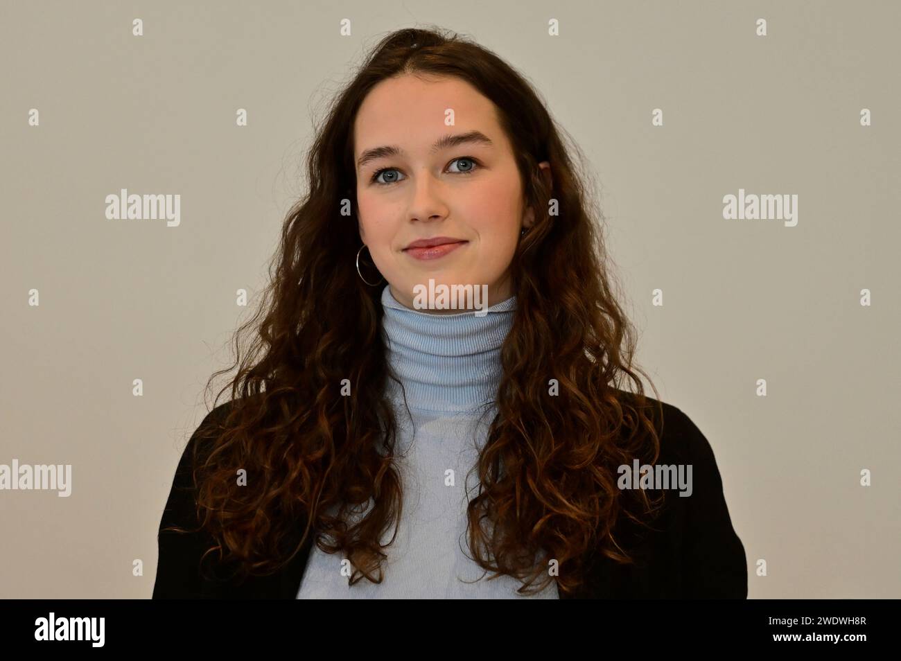 Wien, Österreich. Januar 2024. Die Klimaaktivistin Lena Schilling kandidiert bei den EU-Wahlen 2024 für die Grünen Stockfoto