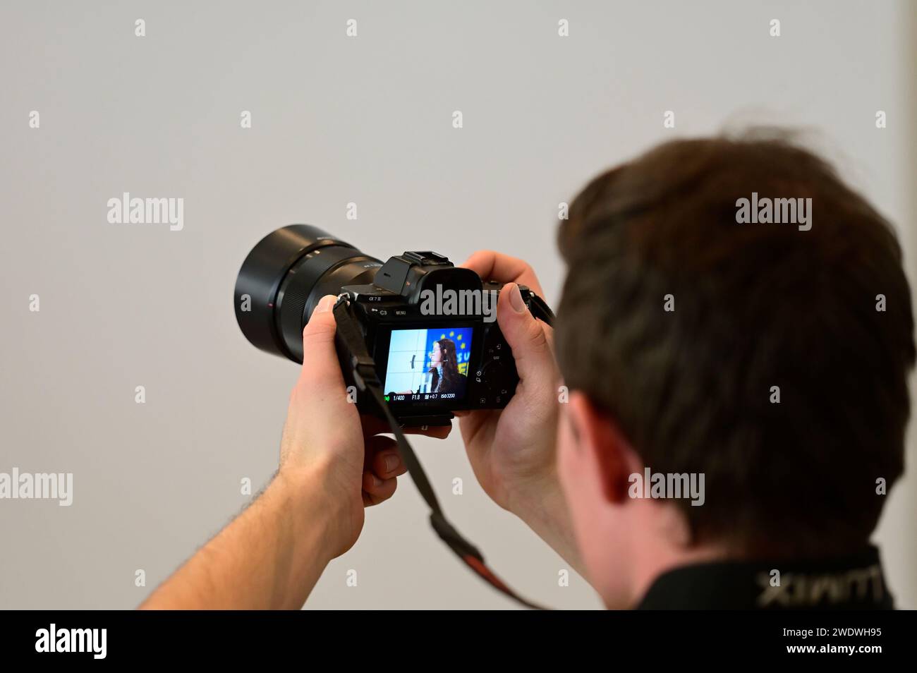 Wien, Österreich. Januar 2024. Die Klimaaktivistin Lena Schilling kandidiert bei den EU-Wahlen 2024 für die Grünen Stockfoto