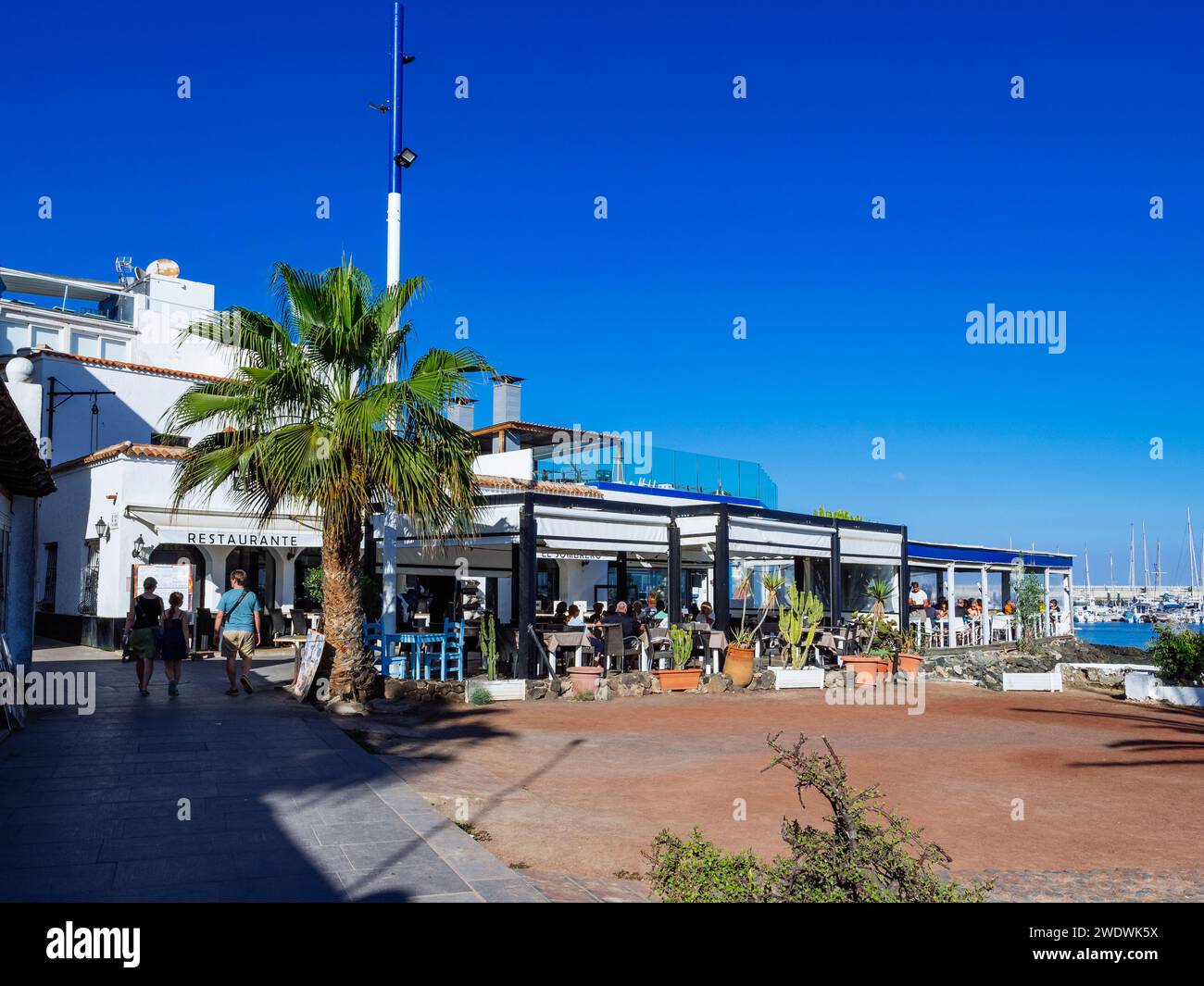 Restaurants am Corralejo Marina, die Meeresfrüchte und internationale Küche servieren, Corralejo, Fuerteventura, Kanarische Inseln, Spanien Stockfoto