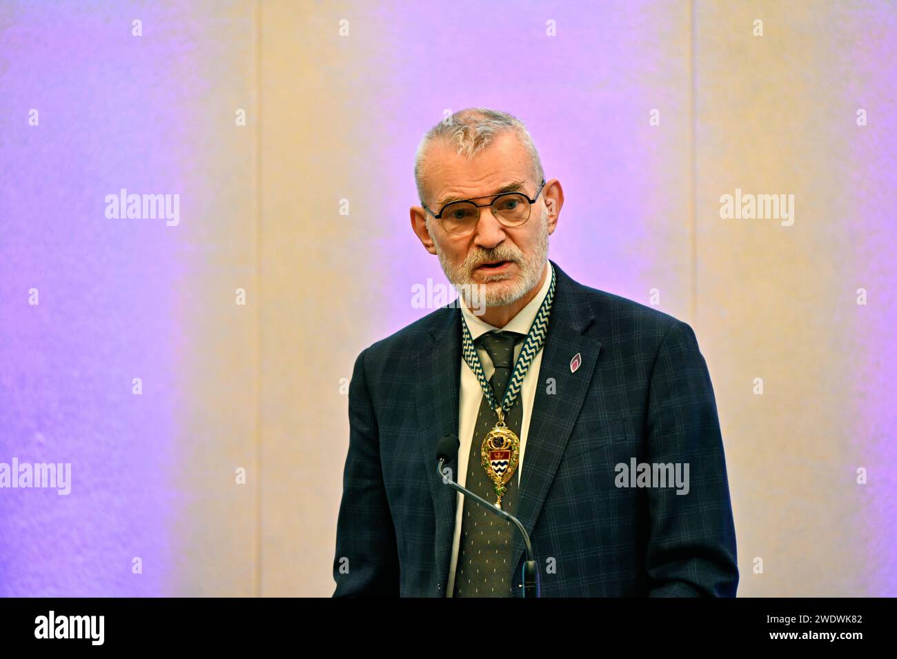 London, Großbritannien. Januar 2024. Der Sprecher Andrew Boff beim jährlichen City Hall Holocaust Memorial Day ist eine gemeinsame Veranstaltung mit dem Bürgermeister von London, London Assembly, Holocaust Educational Trust und dem Holocaust Memorial Day Trust, City Hall, Kamal Chunchie Way, London, Großbritannien. Quelle: Siehe Li/Picture Capital/Alamy Live News Stockfoto