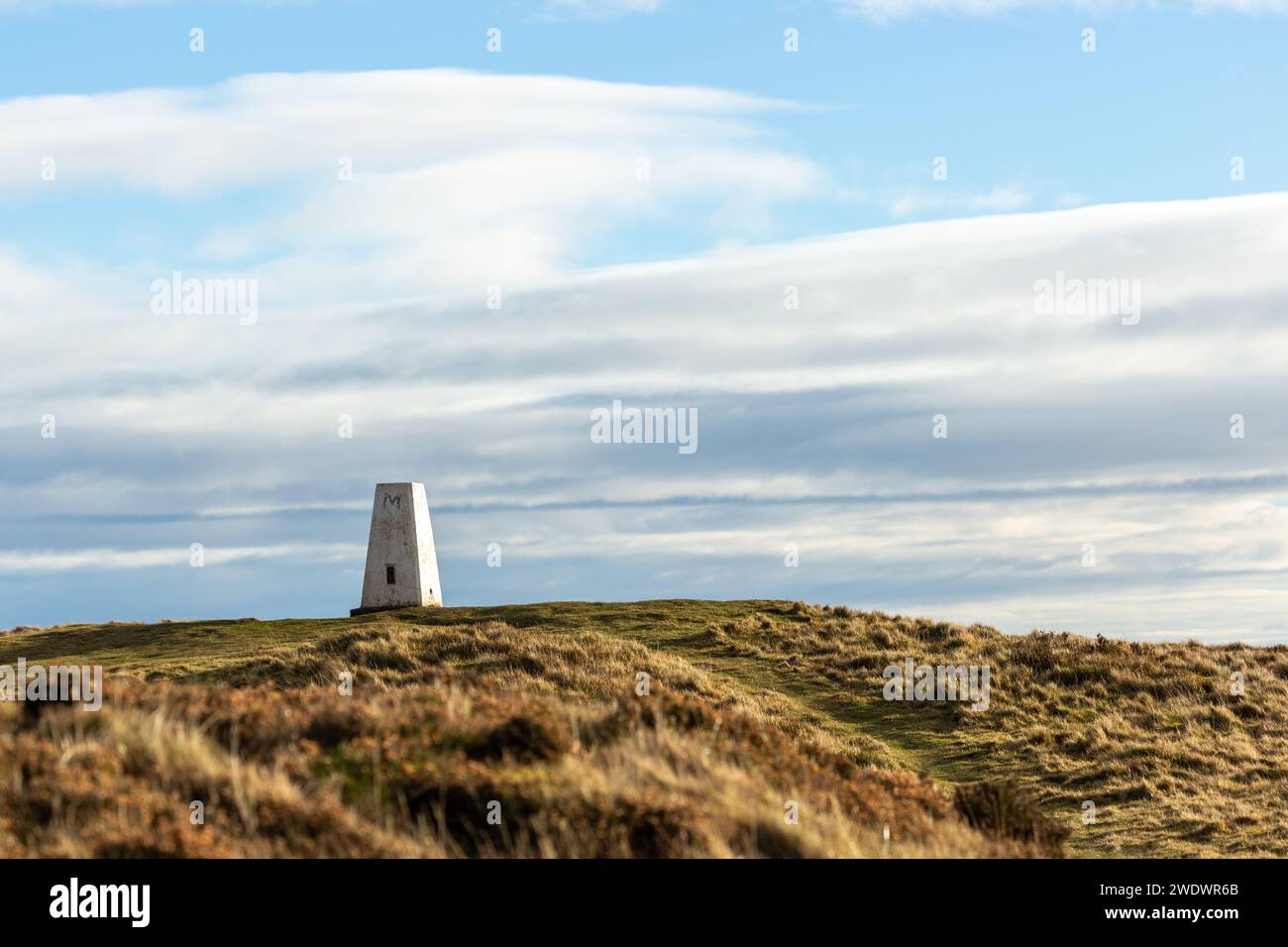 Der Gipfeltrigpunkt auf dem Benarty Hill, Fife Stockfoto