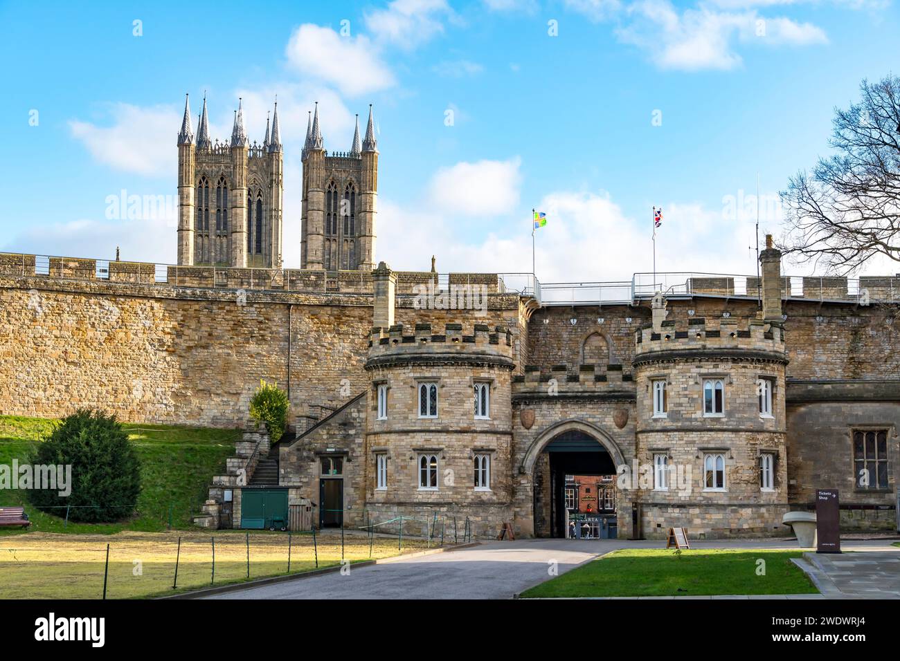 Haupteingang zum Lincoln Castle Grounds, Castle Hill, Lincoln City, Lincolnshire, England, UK Stockfoto
