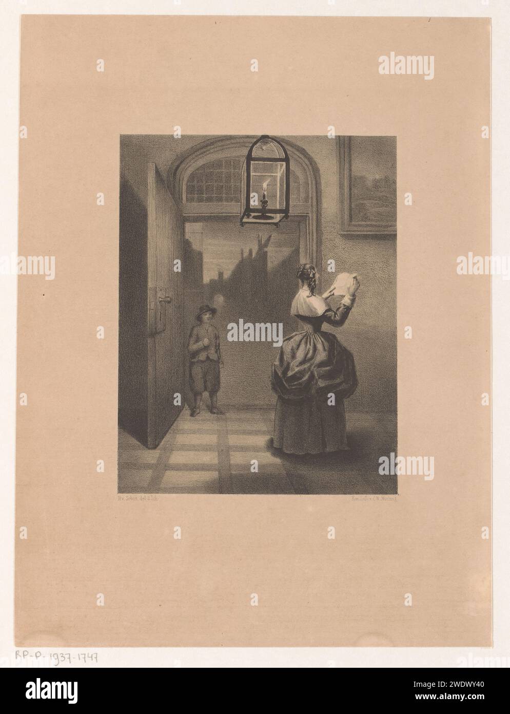 Brief-lesende Ehefrau Henri van Seben, 1847 - 1865 Druck in einem Innenraum liest eine Frau einen Brief vor dem Licht einer Kerze. Der Briefzusteller ist an der offenen Tür. Die Haager Zeitung lesen. Letter, Umschlag Stockfoto