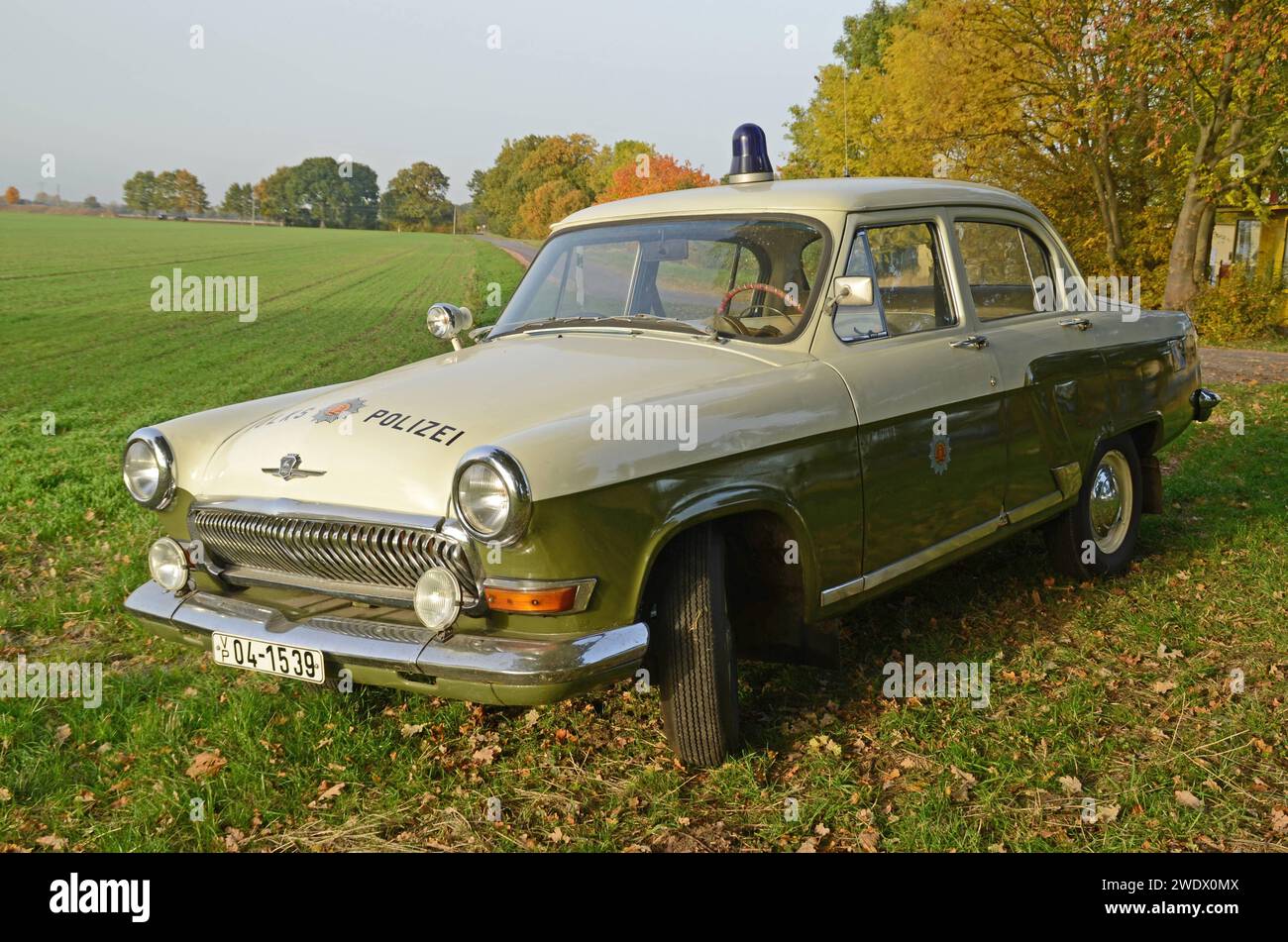 19.10.2012 Wolga M21/Polizeifahrzeug Deutschland/Sachsen Anhalt/Altmark/Landkreis Stendal/Beuster/Blaulichtmuseum/Wolga GAZ M21/Polizeifahrzeug/DDR Volkspolizei *** 19 10 2012 Wolga M21 Polizeifahrzeug Deutschland Sachsen Anhalt Altmark Landkreis Stendal Beuster Blaulichtmuseum Wolga GAZ M21 Polizeifahrzeug DDR Volkspolizei Stockfoto