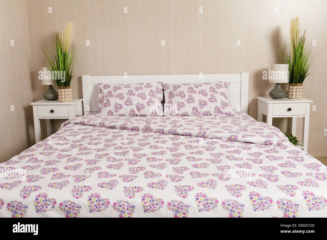 Schlafzimmer, Bettwäsche helles Zimmer. Hochwertige Fotos Stockfoto