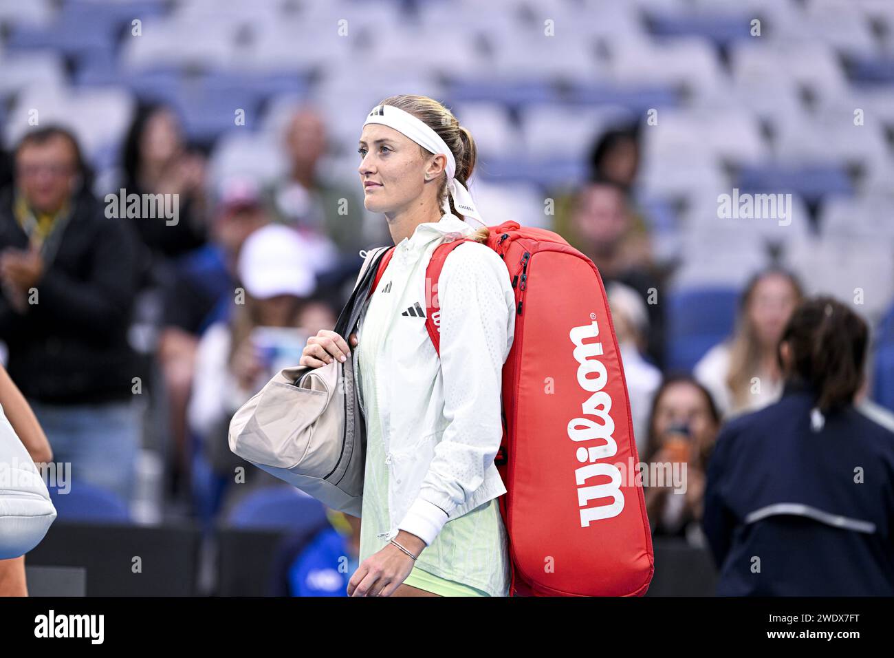 Kristina Mladenovic in einem Doppelspiel der Frauen während des Australian Open AO 2024 Grand Slam Tennis Turniers am 21. Januar 2024 im Melbourne Park in Australien. Foto Victor Joly / DPPI Stockfoto