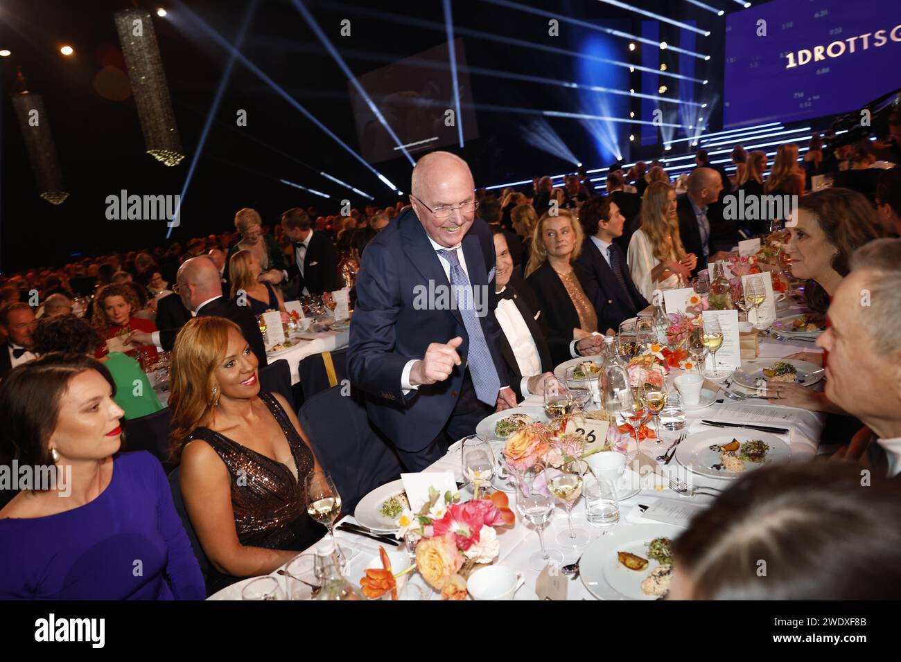 Schwedischer Fußballtrainer Sven-Goran „Svennis“ Eriksson (C) am Ehrentisch der Sports Gala 2024 in der Friends Arena in Stockholm, Schweden, am Jan Stockfoto